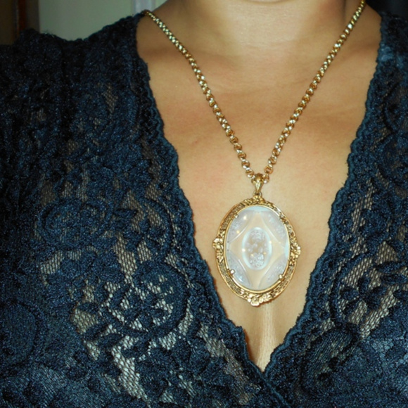 Vintate Victorian Style Pendant - Picture 8 of 8